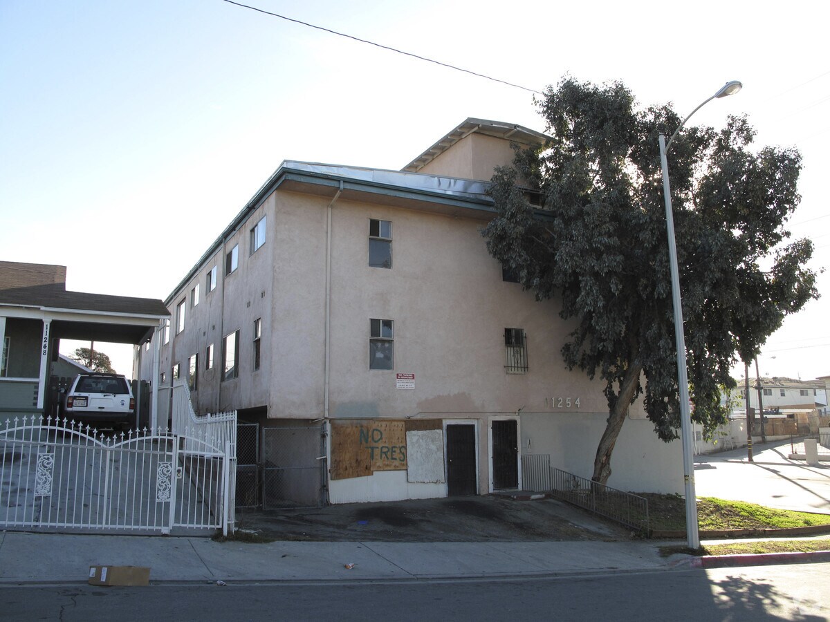 Photo - 11254 Berendo Ave