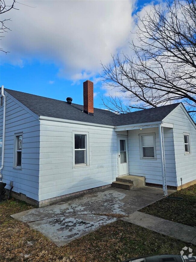 Building Photo - 85 E Elm St Rental