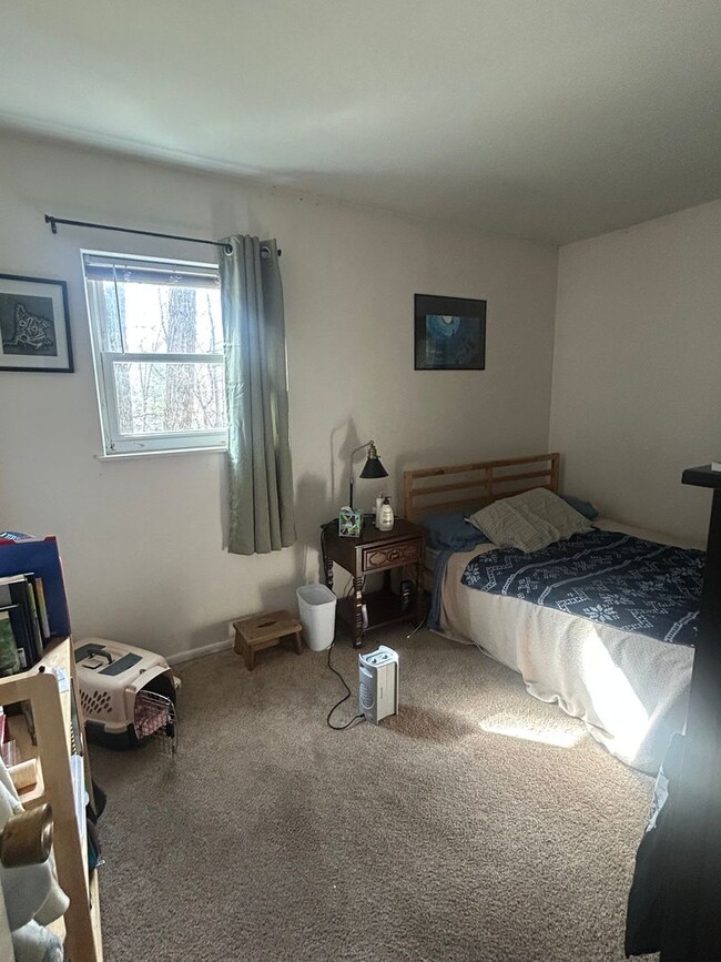 3 bed, 1 1/2 Bath House - 3 bed, 1 1/2 Bath House