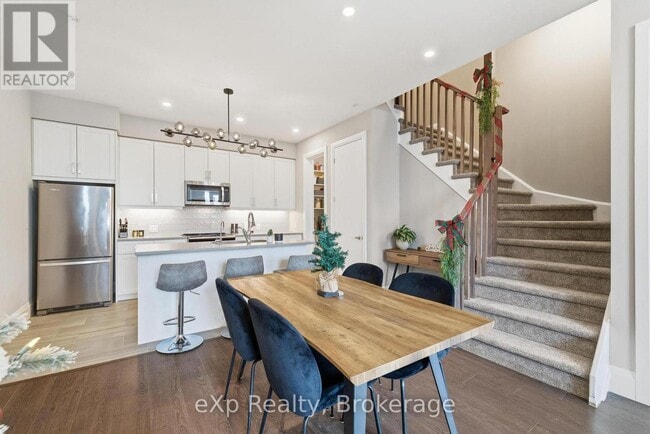 Photo - 73 Arthur St S