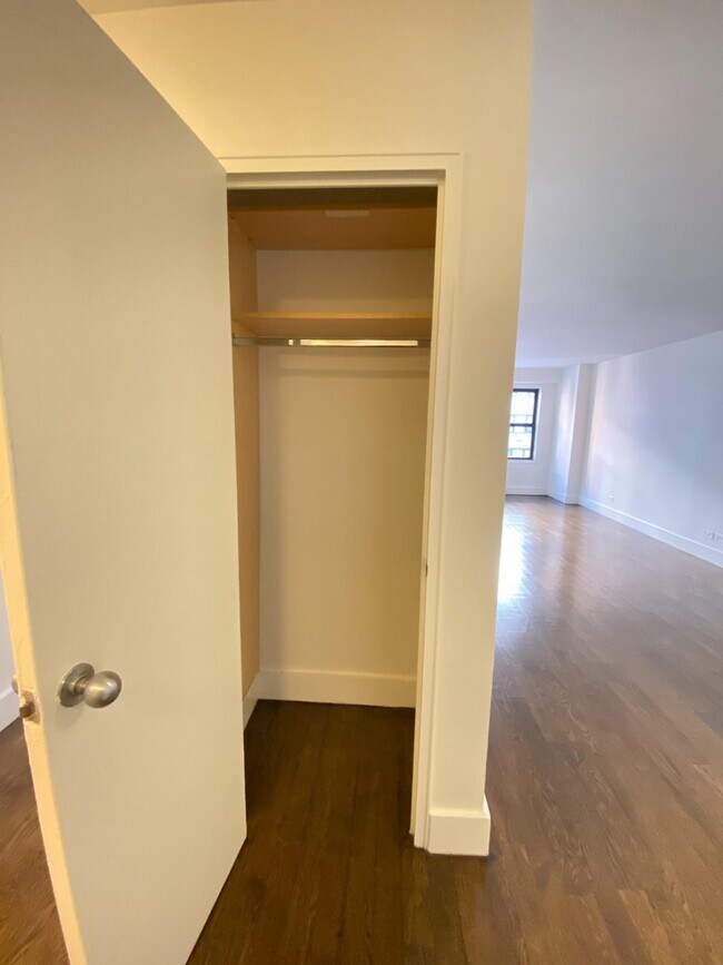 Photo - 220 E 63rd St Unidad 1G