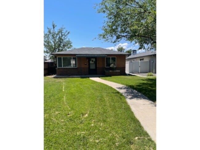 Building Photo - Adorable 1 bedroom House near CMU!