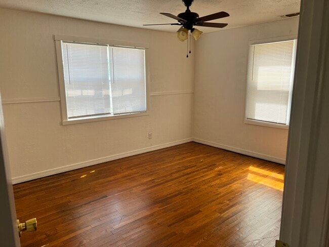 Photo - 1102 E 7th St