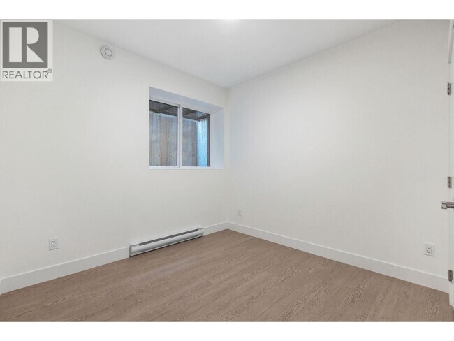 Photo - 2644 Chesterfield Ave