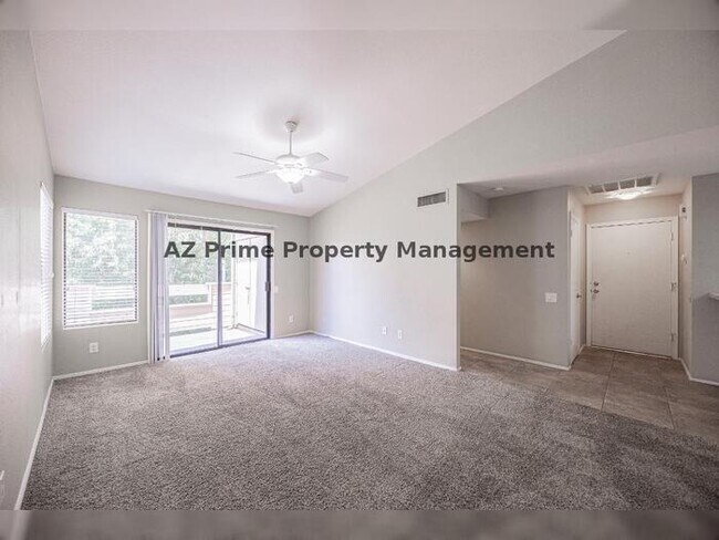 Photo - 2035 S Elm St