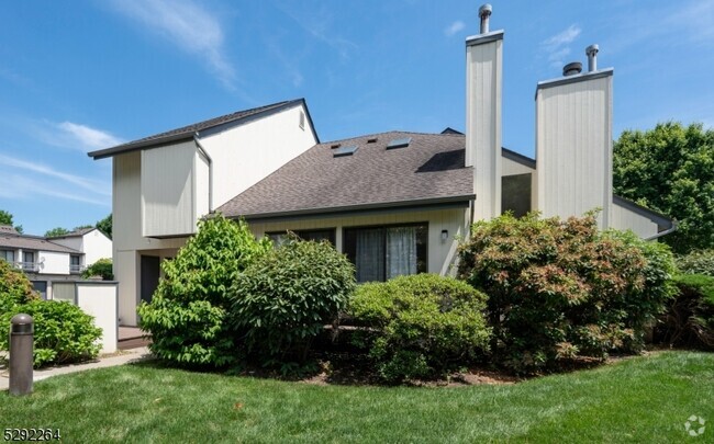 Building Photo - 221 Arrowood Way Rental