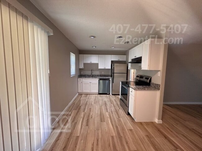 Photo - 2155 Aaron Ave