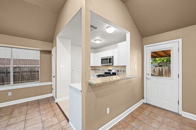 Photo - 12130 La Salle Oaks