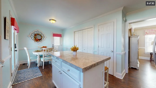 Photo - 966 Teakwood Dr