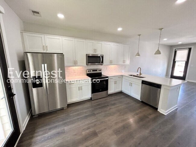 Photo - 614 Mason Ward Pl