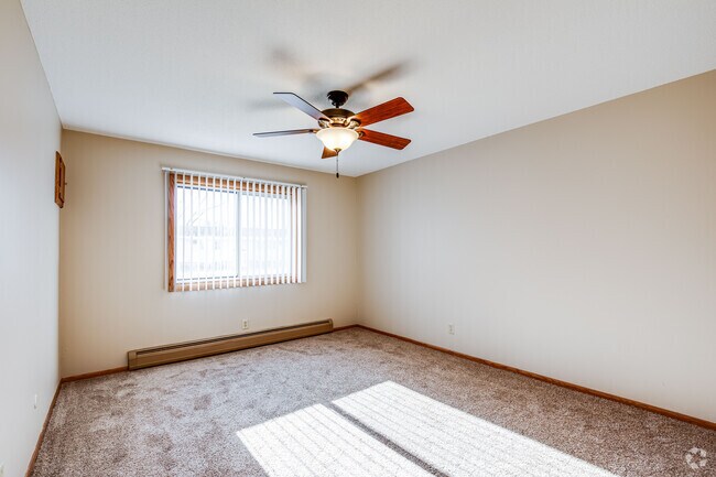 1BR, 1BA - 600SF