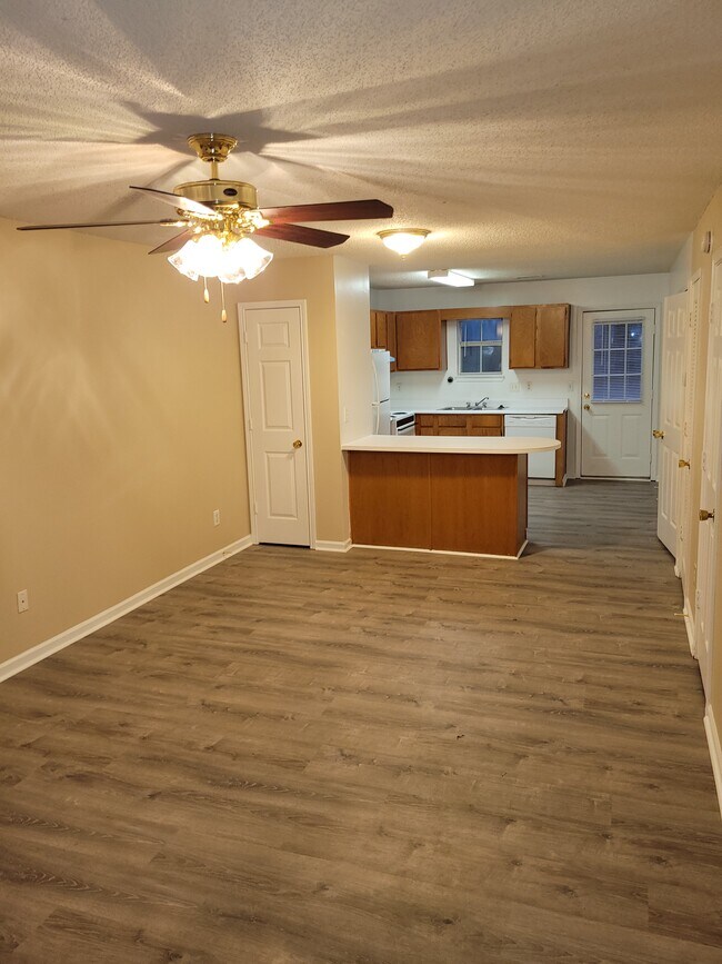 2 bd updated flooring
