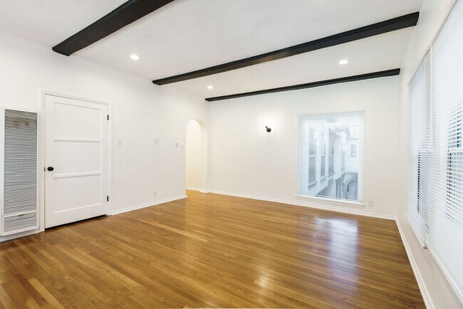 Photo - 147 North Hamilton Drive