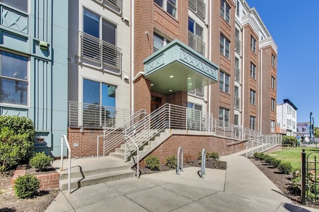 Building Photo - 1350 Maryland Ave NE Rental