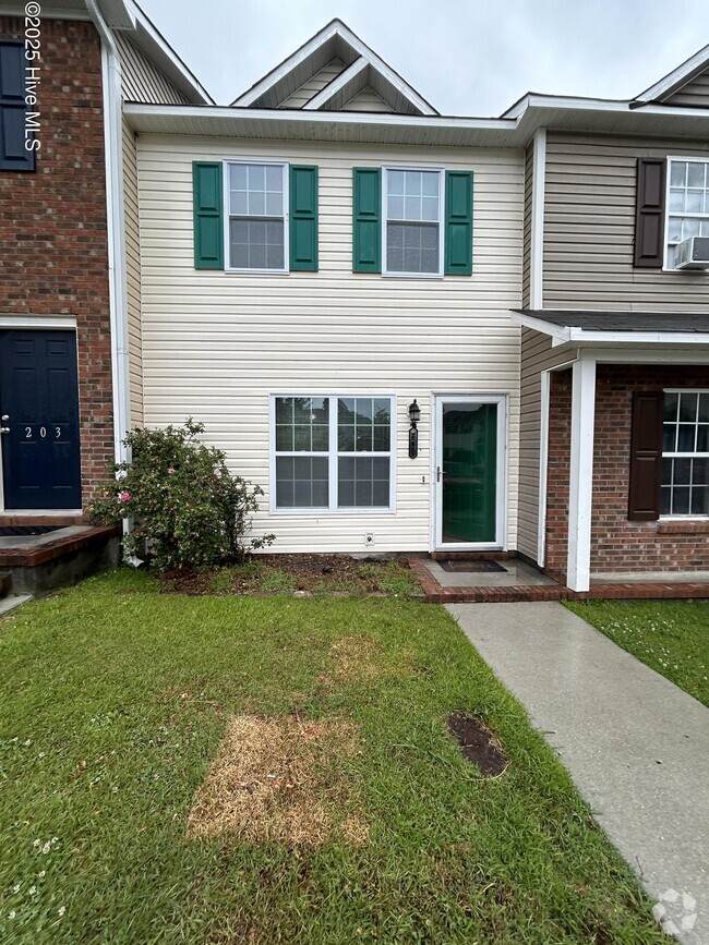 Building Photo - 205 Spring Meadow Cir Rental