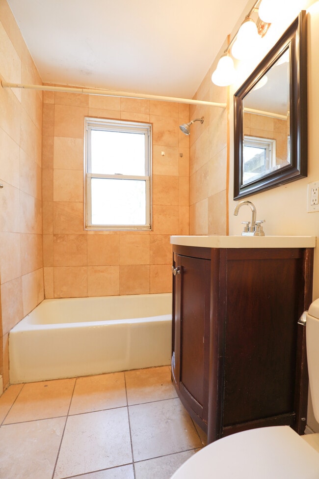 Photo - 19 Claymoss Rd Unit 1