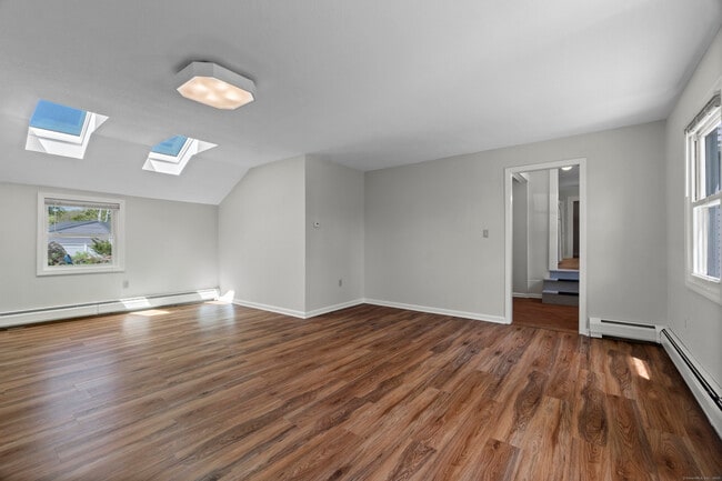 Photo - 671 Cornwall Ave Unit 1