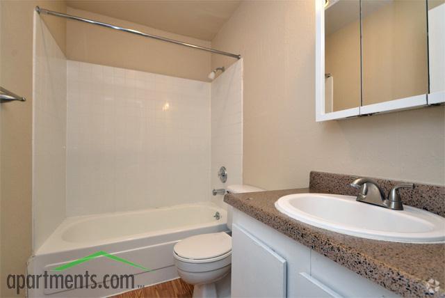 Bathroom - Des Moines Station