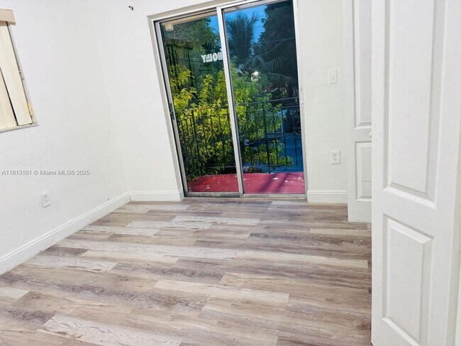 Photo - 932 NW 5th St Unit 4