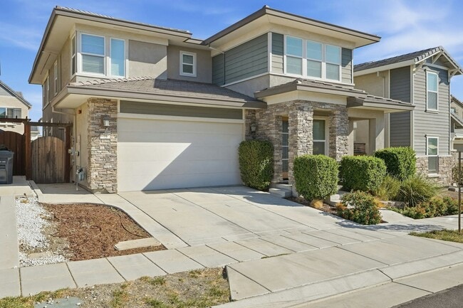 75 W Pasqua Ct