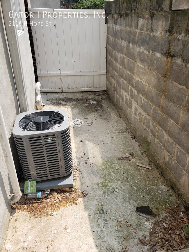 Photo - 2116 Hope St