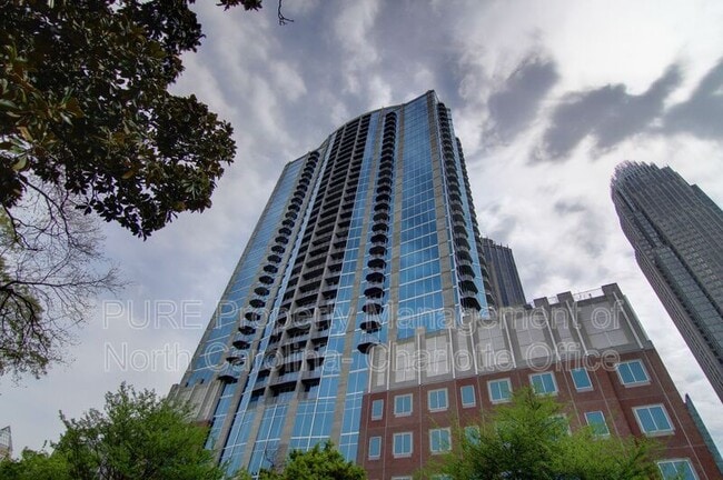 Building Photo - 210 N Church St Unit 1212 Rental