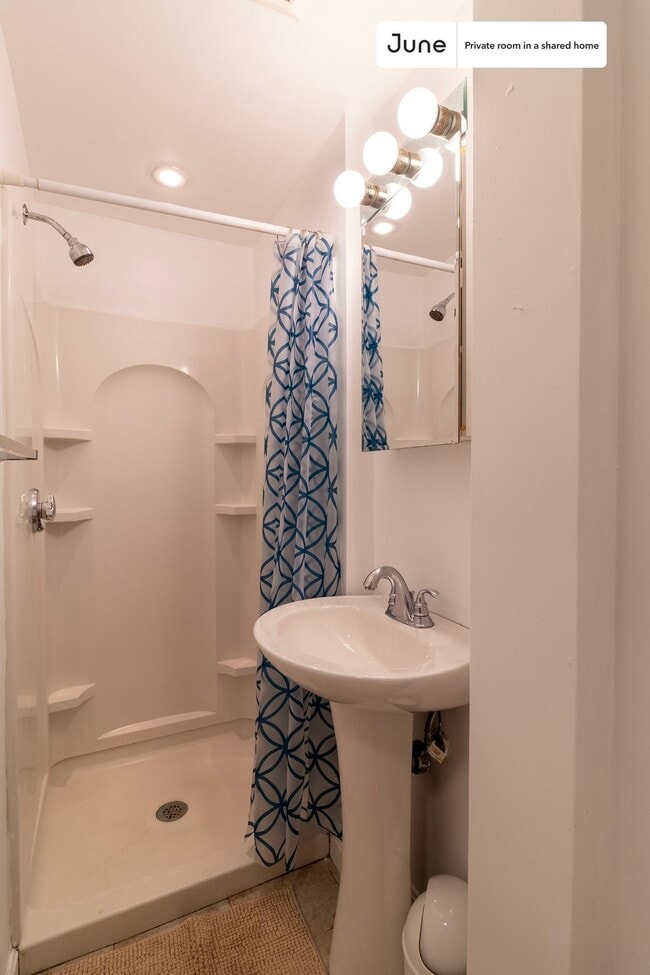 Photo - Room in Shared 3 bed/1 bath home Unidad C