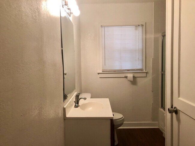 1910 23rd St Unit Front