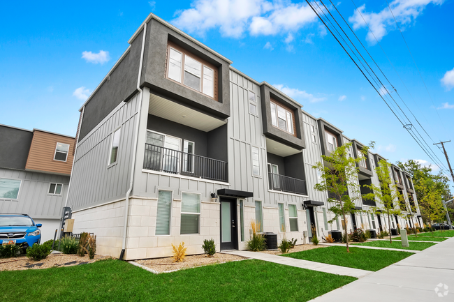 Building Photo - Lofts at Fort Union