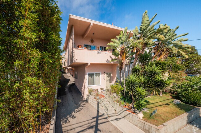 Apartamentos - 2603 3rd street