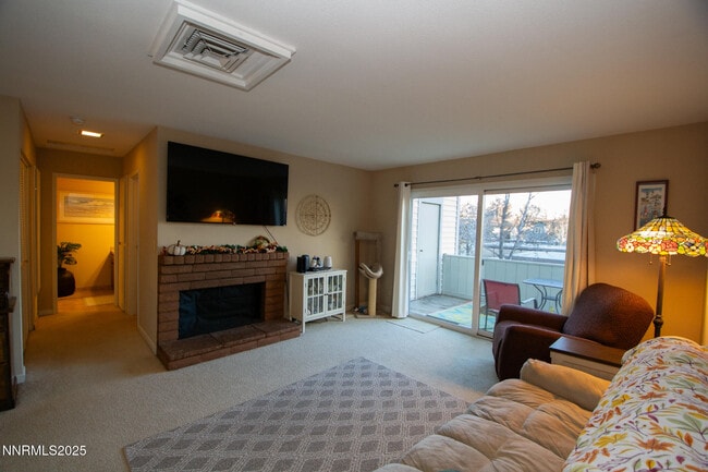 Photo - 2127 Roundhouse Rd