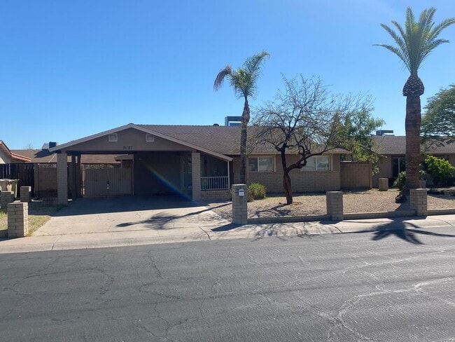 Photo - Nicely updated 3/2 SFH in Glendale w no HOA