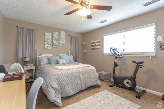 2HAB, 2BA - 1,150 ft² - Court Woods Apartments