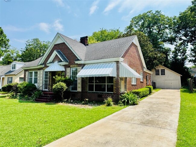 Photo - 3417 Wellington Rd
