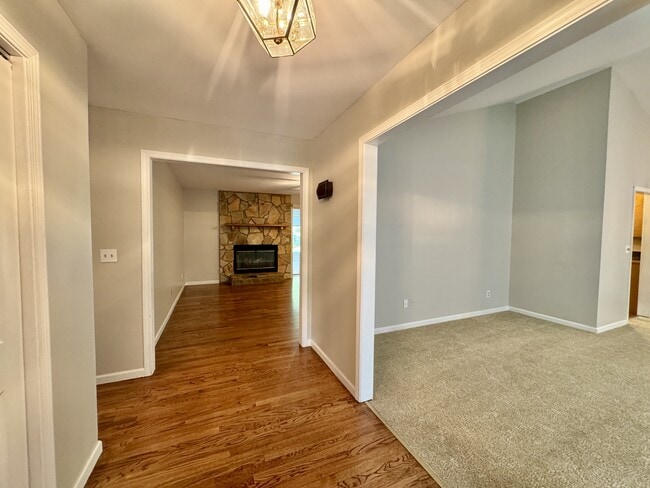 Photo - 212 Talah Ln