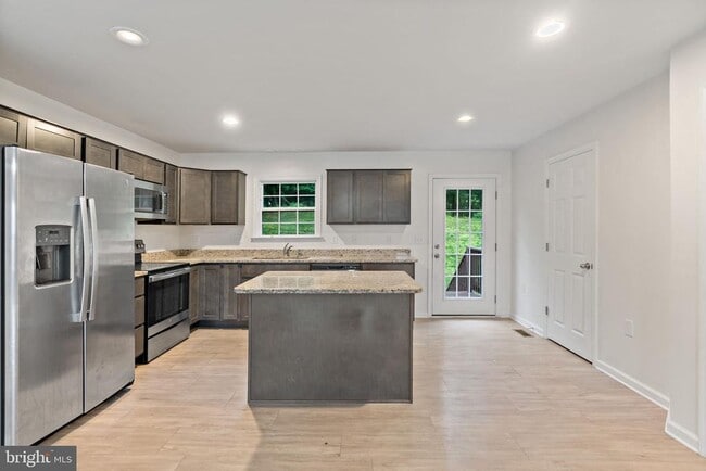 Photo - 132 Furlong Way