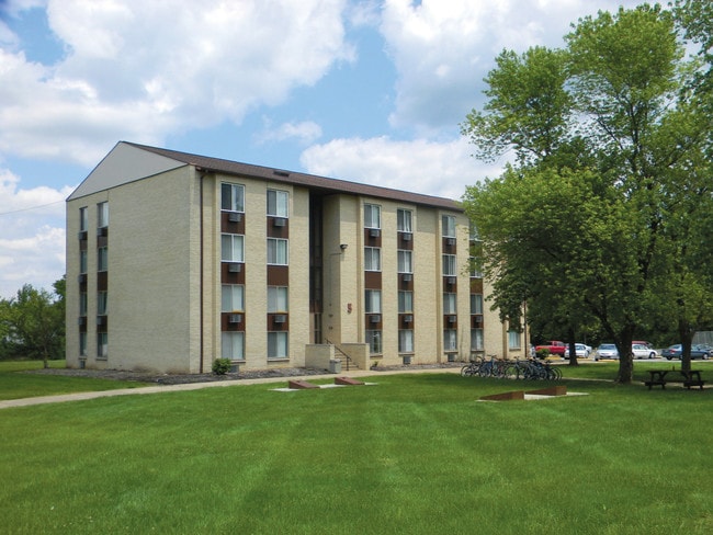 THE QUADS APARTMENTS