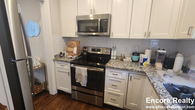 Photo - 2021 Commonwealth Ave Unit 4