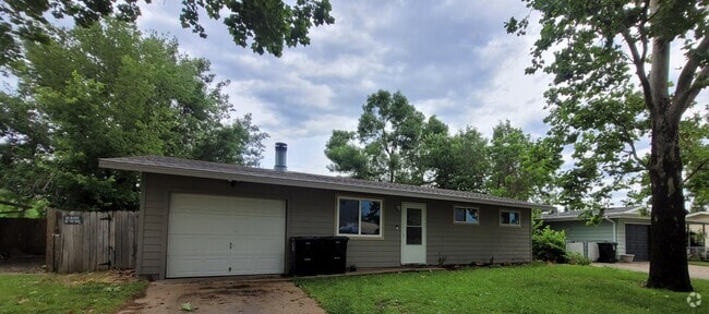 Building Photo - 1208 Yale Ave Rental