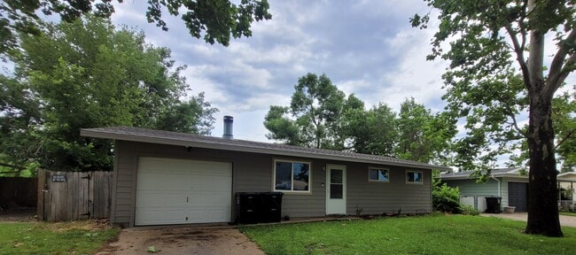 Photo - 1208 Yale Ave House