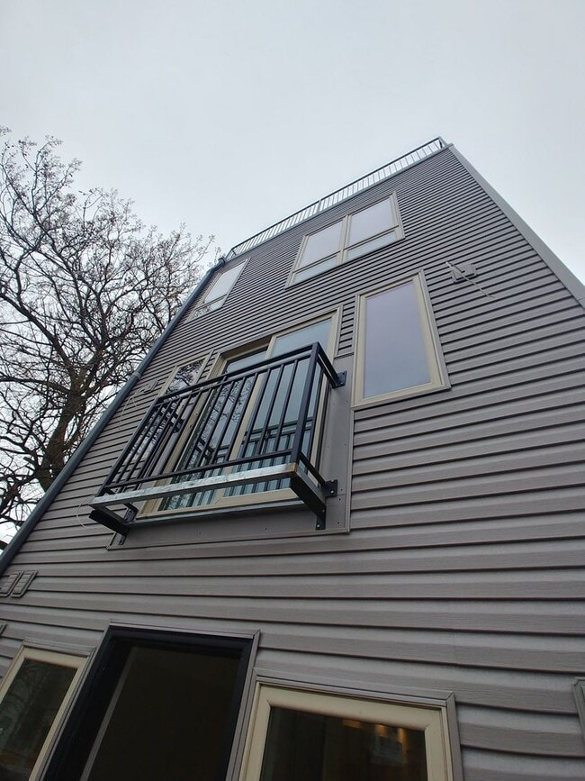 Photo - 2437 W Thompson St Unit A, 1st Flr