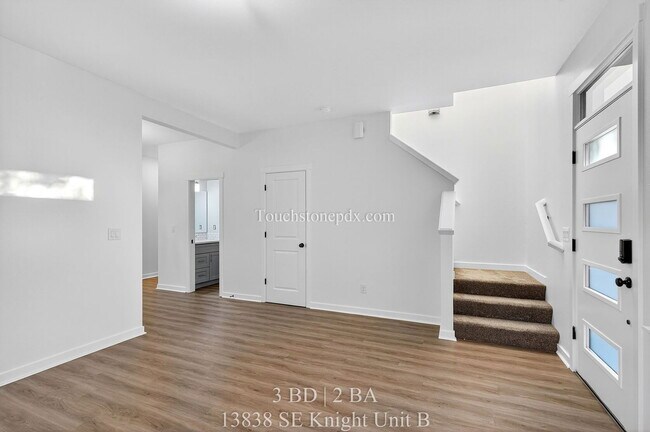 Photo - 13838 SE Knight St