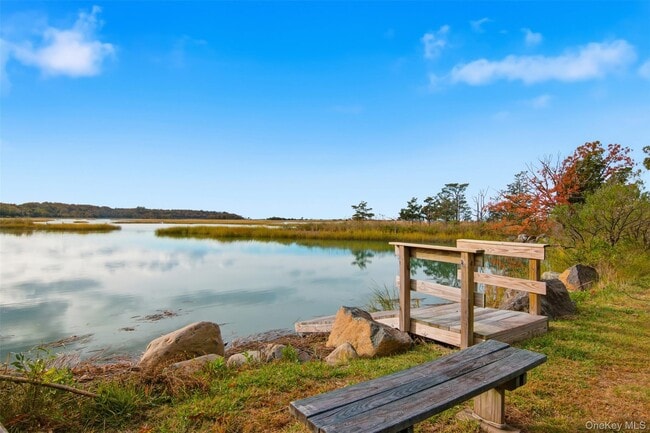 Photo - 14 Flax Pond Woods Rd