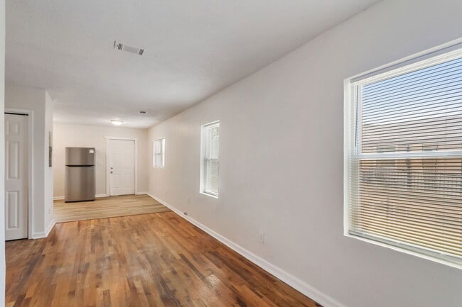 Photo - 619 Oliver St NW Unit B