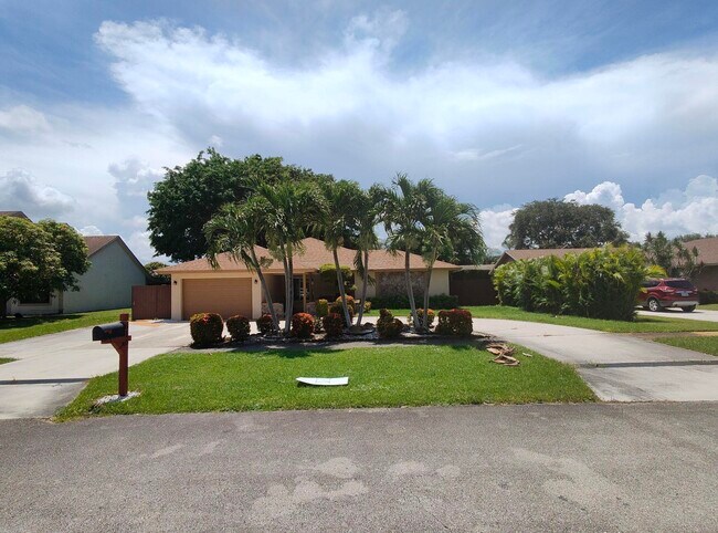 Photo - 616 White Water Dr