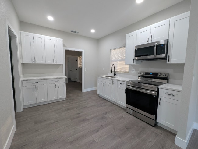 Photo - 1626 Bridge St