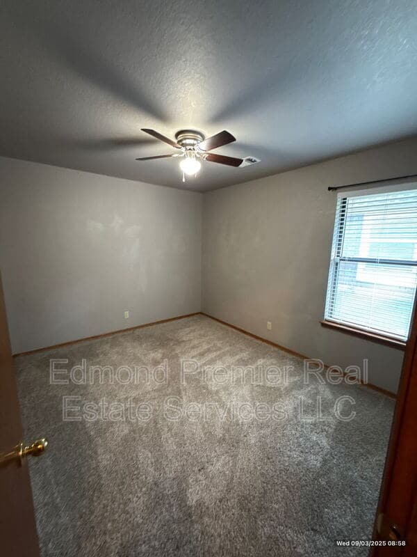 Photo - 1708 Louis Scott St