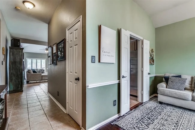 Photo - 1833 Melton Dr