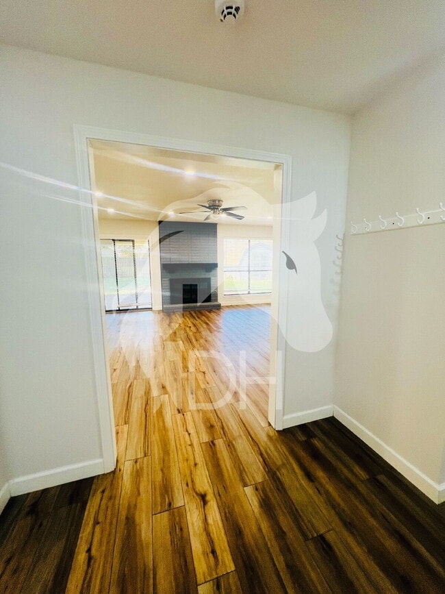 Photo - 414 Deer Run