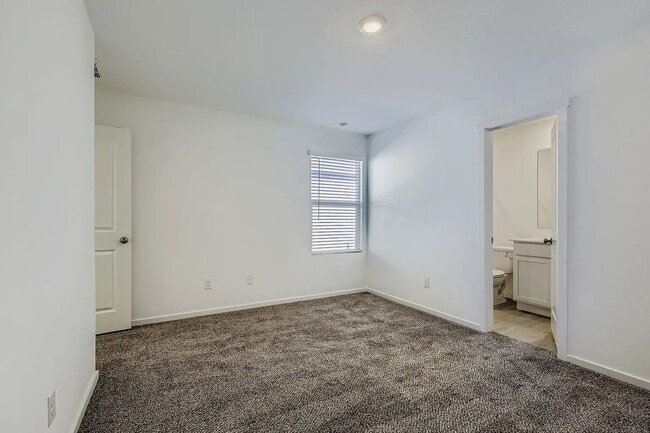 Photo - 904 Sandhill Crane Ln